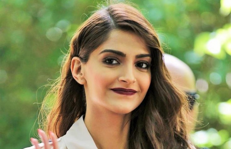 ސޯނަމް: ނިކިލް އަދުވާނީގެ "ސުނޯ" އަށް ވަނީ ސޮއިކޮށްފައި.