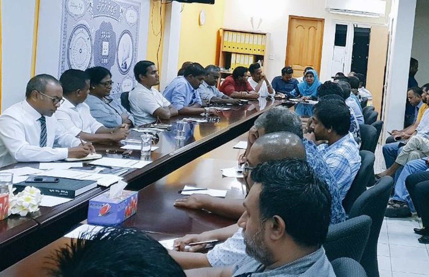 އެމްޑީޕީގެ ގައުމީ މަޖިލީހުގެ ނުރަސްމީ ބައްދަލުވުމެއް ކުރިއަށް ދަނީ. -- ފޮޓޯ: އެމްޑީޕީ