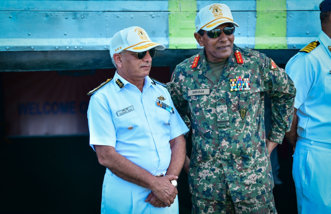 މާލެ: ނޮވެމްބަރު 27، 2018: އިންޑިޔާ އަދި ސްރީލަންކާއާ ގުޅިގެން ރާއްޖޭގައި ހިންގާ "ދޯސްތީ" ގެ ތަމްރީނުތަކުގައި ޗީފް އޮފް ޑިފެންސް ފޯސް މޭޖާ ޖެނެރަލް އަހުމަދު ޝިޔާމް ބައިވެރިވެ ވަޑައިގަންނަވަނީ.-- ފޮޓޯ: ނިޝާން އަލީ /މިހާރު