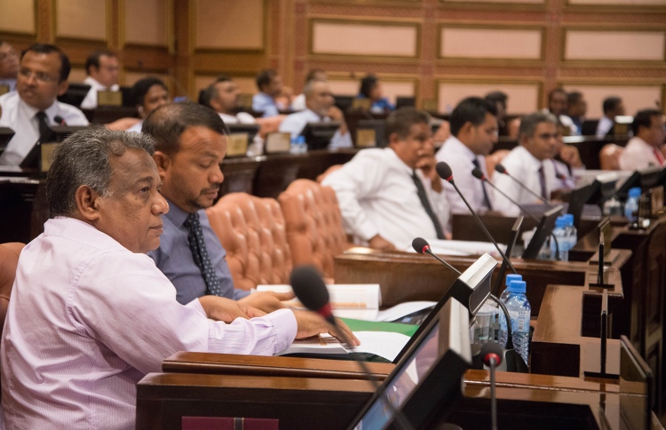 ޕެޑުން ޓެކްސް ނުނަގަން ގިނަ މެމްބަރުން ތާއީދު