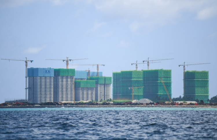 އިމާރާތަކުން ވެއްޓުނު ގަލަކުން ޖެހި މީހަކު މަރުވެއްޖެ