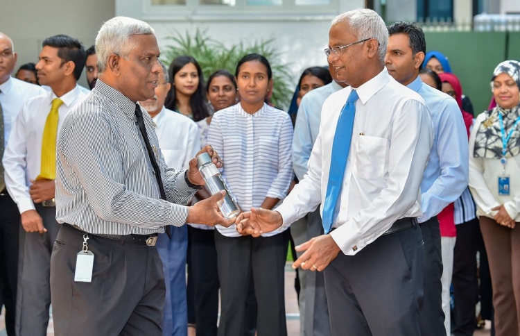 ޕްލާސްޓިކް ބޭނުން ކުރުން ރައީސް އޮފީހުން ހުއްޓާލައިފި