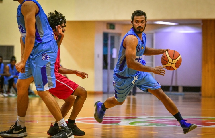 ފުރަތަމަ ބުރުގެ އެއް ވަނަ ކިންގްސް އަށް