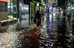 Flooded streets of Male' during heavy storms on November 5. PHOTO: NISHAN ALI/MIHAARU