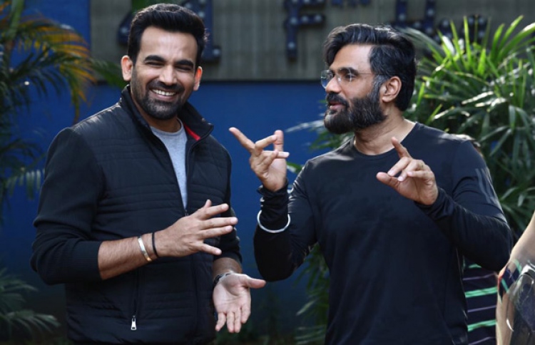 ސުނިލް ޝެޓީ އާއި ޒަހީރު ހާން.