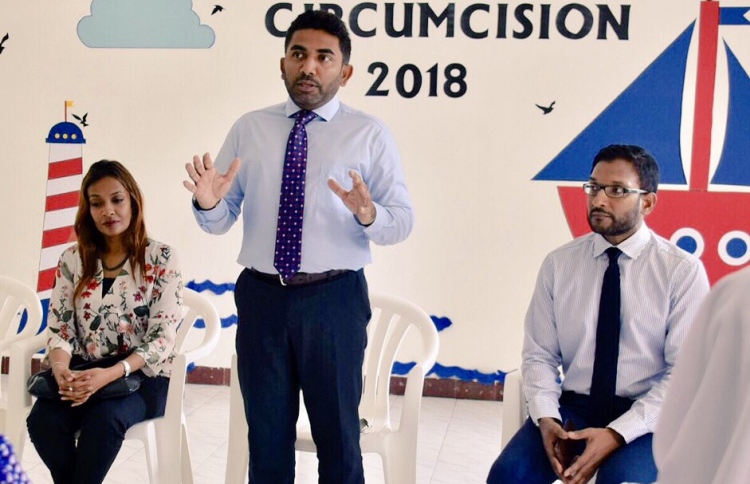 ހެލްތު މިނިސްޓަރު އަމީން އައްޑޫގައި