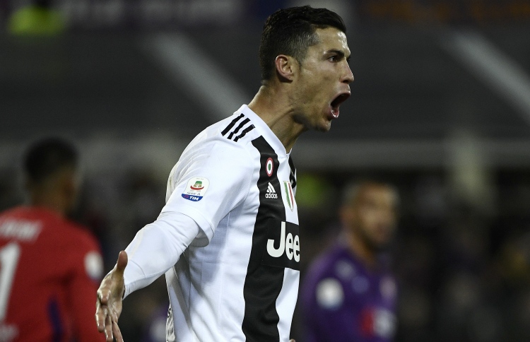 ރޮނާލްޑޯއާ ދެކޮޅަށް ކުޅެން އިކާޑީ ކެތްމަދުވެފައި