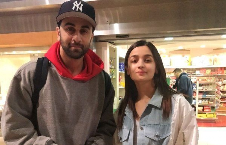 ރަންބީރާއި އާލިއާ އުޅެނީ ރައްޓެހިވެގެން: މަހޭޝް