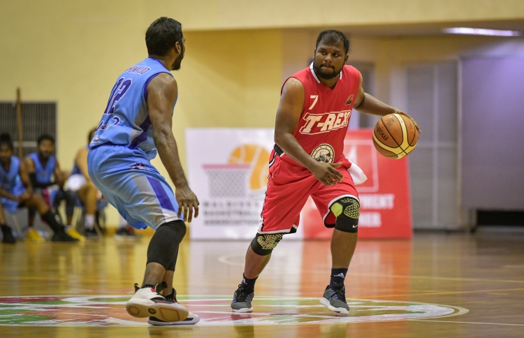 އަނެއްކާ ވެސް ކިންގްސް އާއި ޓީރެކްސްގެ ފައިނަލެއް