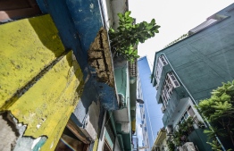 Buildings in disrepair in Male' City. PHOTO: AHMED NISHAATH / MIHAARU