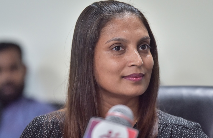 ފޮތްތައް ހަވާލުކުރަން އޮތީ ޖެނުއަރީ 13: މިނިސްޓަރު