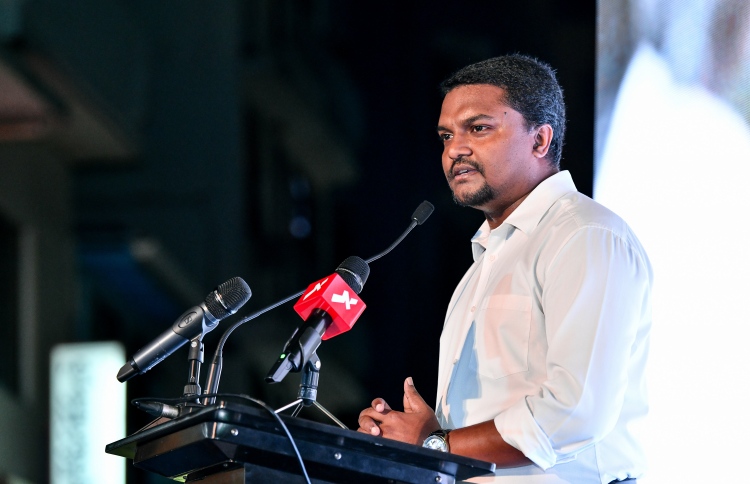 އަނަސް، މާލޭގެ މޭޔަރު ކަމަށް ވާދަކުރައްވަނީ