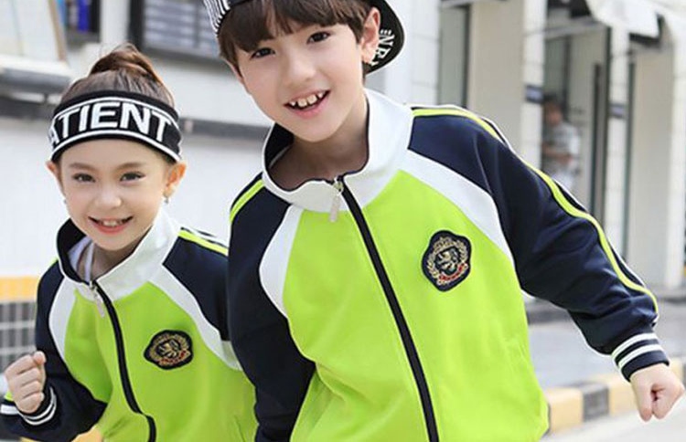 ޗައިނާ ސްކޫލްތަކުގައި ސްމާޓް ޔުނީފޯމް ބޭނުންކުރަނީ