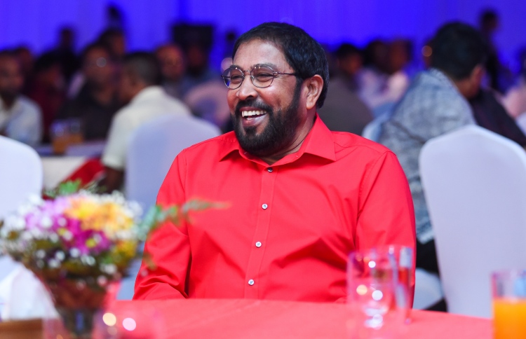 ޕީޕީއެމް/ޖޭޕީ: ހިތްހަމަނުޖެހުމާއި ކޯޅުންގަނޑެއްގައި!