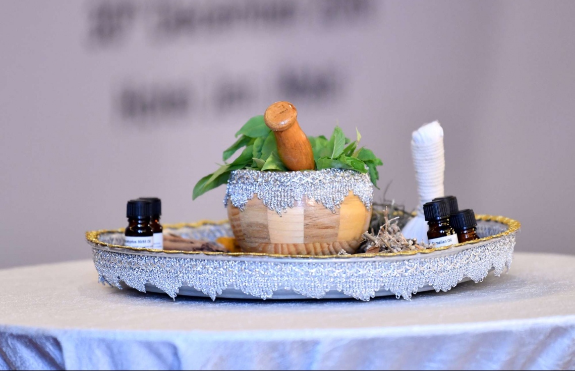 30 ޑިސެމްބަރު 2018: ހެލްތު މިިނިސްޓްރީން އިންތިޒާމްކޮށްގެން ބާއްވާ ދިވެހި ބޭސް އަދި އޯލްޓަނޭޓިވް މެޑިސިން ކުރިއެރުވުމާ ބެހޭ މަހާސިންތާ އިފްތިހާތުކުރުމުގެ ގޮތުން ހޮޓެލް ޖެންގައި ބޭއްވި ރަސްމިއްޔާތުގެ ތެރެއިން.---ފޮޓޯ:ރައީސް އޮފީސް