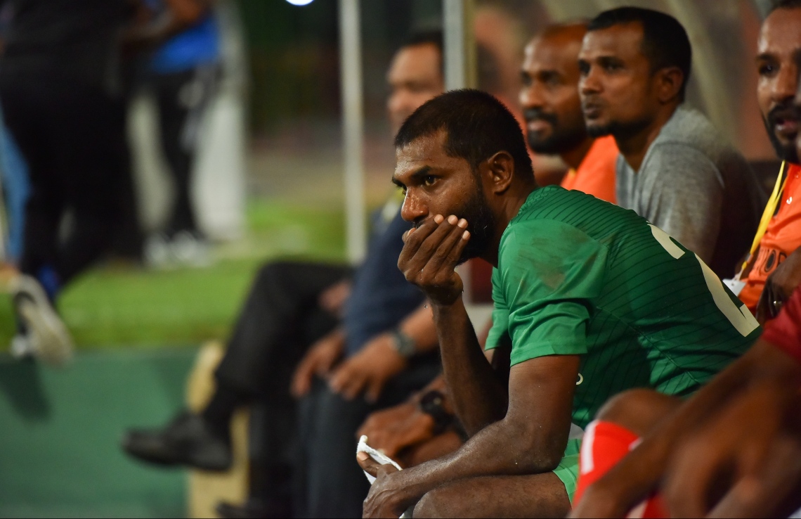 30 ޑިސެމްބަރު 2018: ރާއްޖޭގައި އުފެދުނު އެންމެ މޮޅު ގޯލްކީޕަރު އިމްރާން މުހައްމަދު (އިއްމަ) ގައުމީ ފުޓްބޯޅަ ޓީމަށް ކުޅުން ހުއްޓާލުން ފާހަގަކުރުމުގެ ގޮތުން ކުޅުނު ހާއްސަ ފުޓުބޯޅަ މެޗުގެ ތެރެއިން.---ފޮޓޯ: ހުސައިން ވަހީދު/މިހާރު