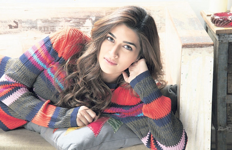 ކްރިތީ: ރިތިކްގެ "ކްރިޝް 4" ގެ ބަތަލާގެ ރޯލް އޭނާ އަށް ހުށަހަޅާފައިވާ ކަމަށްވޭ.