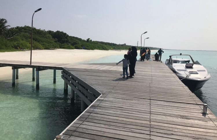 ހަނިމާދޫ އެއާޕޯޓަށް ބިން ނެގުމާ ދެކޮޅަށް ޕެޓިޝަނެއް