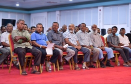 Participants of the forum held to discuss taxi fares in Maldives. PHOTO: HUSSAIN WAHEED / MIHAARU