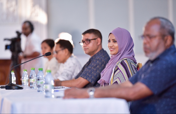 ޓެކްސީ އަގާ ބެހޭ ފޯރަމް: ދެކޮޅުން ބަހުގެ ހަމަލާތަކެއް