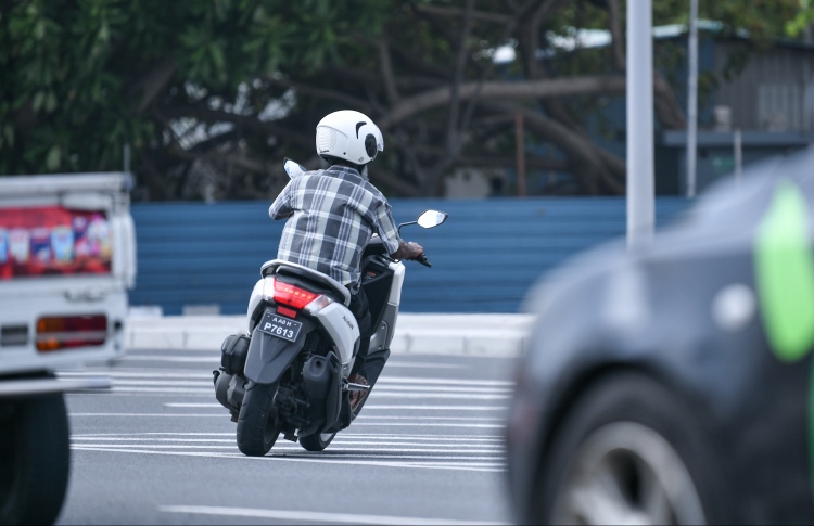 ހެލްމެޓް މަޖުބޫރުކޮށް، ޓެކްސީގައި މީޓަރު ހަރުކުރަނީ