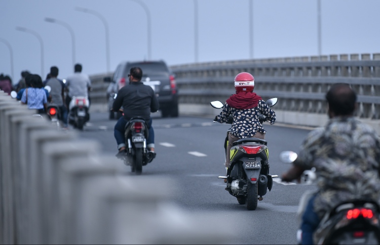 ހެލްމެޓް ދޫކުރާ ޕްރޮގްރާމް ހޮނިހިރު ދުވަހު ފަށަނީ