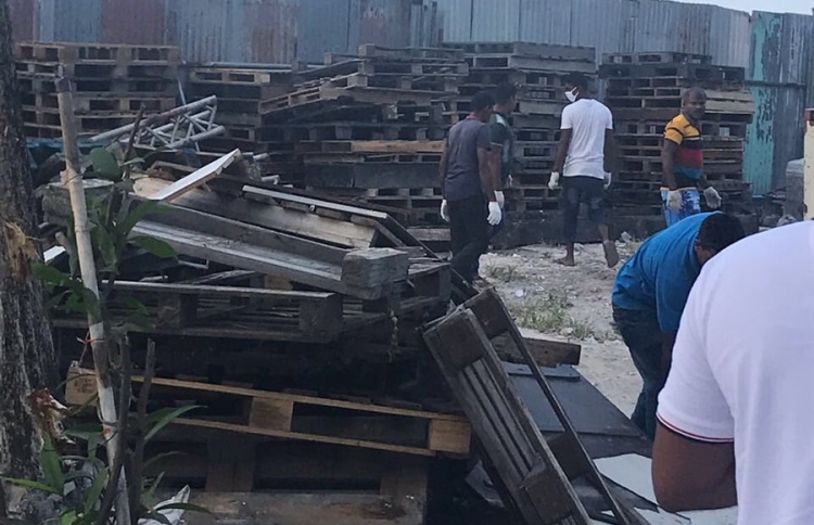 މާލޭގެ މަގުތަކުން 600 އަށްވުރެ ގިނަ ޕެލެޓު ނަގައިފި