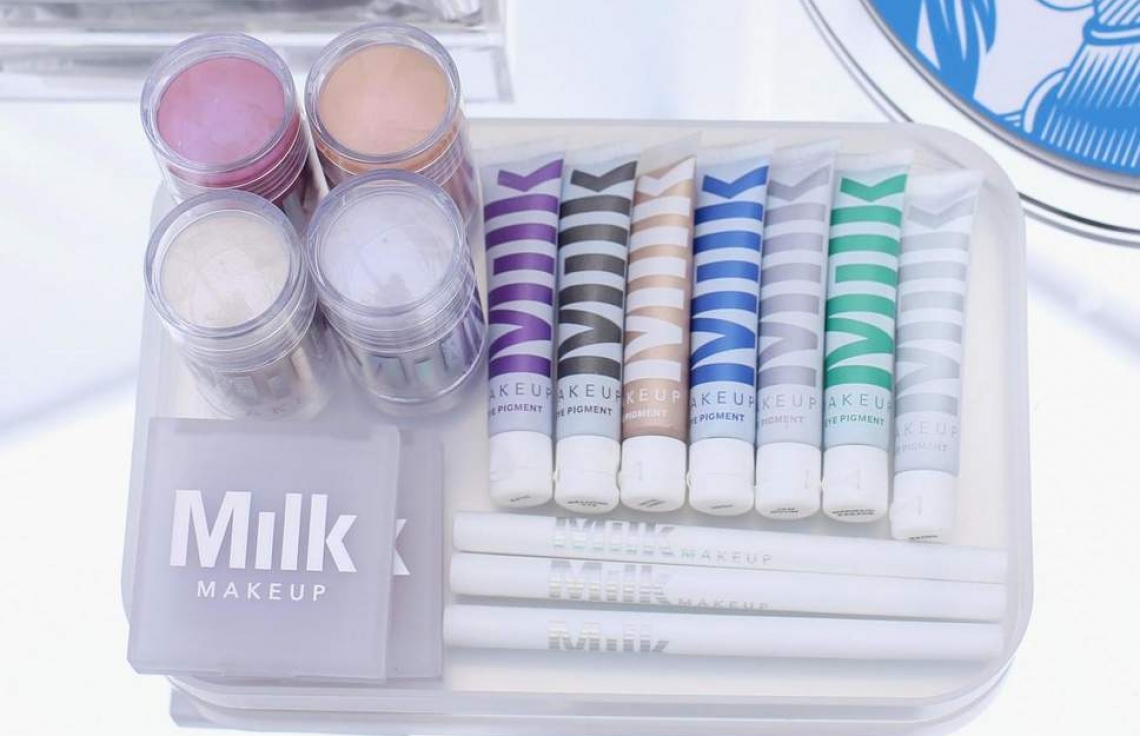 މިލްކް މޭކަޕަކީ ކޯއްޗެއް؟