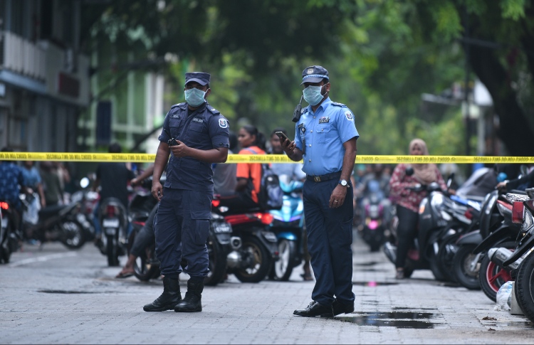 ފިހާރައެއް ފަޅާލައި ބައި ލައްކަ ރުފިޔާ ވަގަށް ނަގައިފި