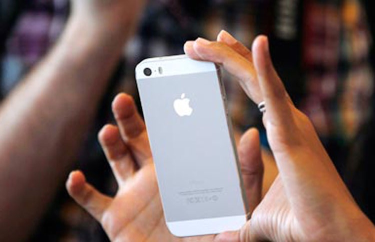 އައިފޯނު ވިޔަފާރި އިންޑިއާގައި ދަށަށް؛ ޗައިނާއާ ހެދި؟