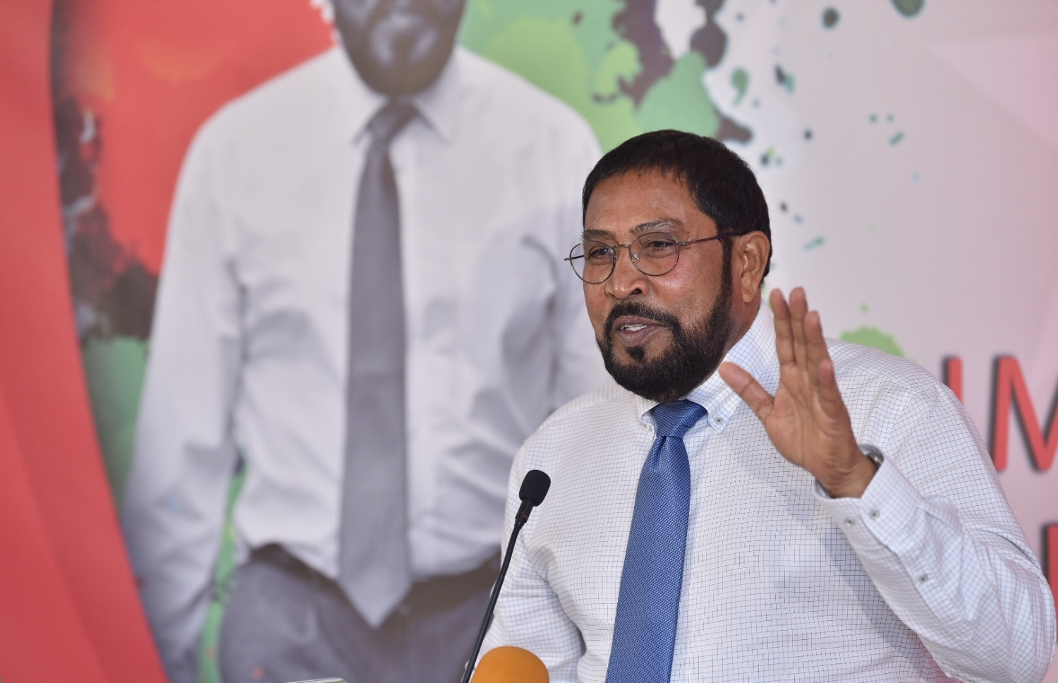 މިރޭހެ ހަފްލާގައި ގާސިމް ވާހަކަފުޅު ދައްކަވަނީ.---ފޮޓޯ: ނިޝާން އަލީ/މިހާރު