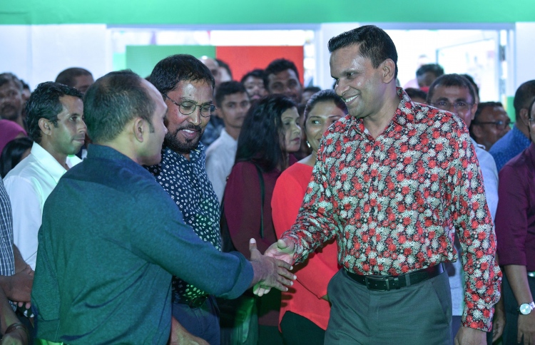 އަމިއްލަ ސިޔާސީ ޕާޓީއަކާއެކު ނާޒިމް ނުކުންނަވަނީ