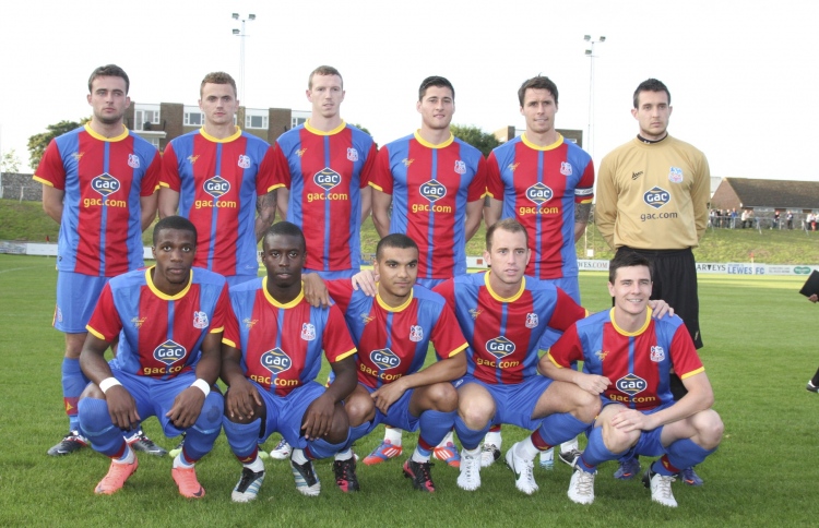 ފުޓްބޯޅަ ކްލަބެއްގެ ސްޓޭޑިއަމް ވަގުތީ ހިޔާއަކަށް