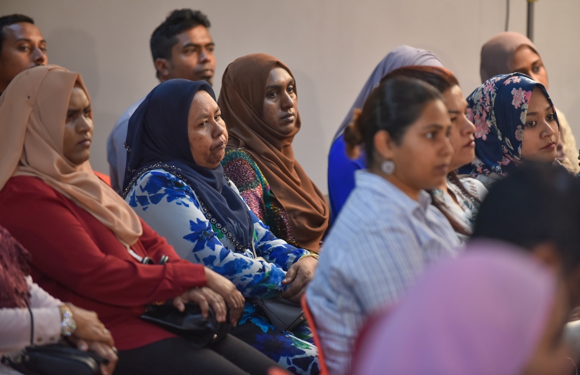 މާލެ: ޖެނުއަރީ 22، 2019- ސަރުކާރުގެ ސިއްހީ ޚިދުމަތް ދޭ ހުރިހާ ތަނެއް އެއް ވިއުގާ އަކުން ގުޅުވައިލުމަށްޓަކައި ހެލްތު މިނިސްޓްރީ އާއި ސައިންސް އެންޑް ޓެކްނޮލޮޖީ މިނިސްޓްރީގެ ފަރާތުން އެއްބަސްވުމެއްގައި ސޮއިކުރުމަށް މިއަދު ބޭއްވި ރަސްމިއްޔާތުގެ ތެރެއިން.---ފޮޓޯ: އަހުމަދު ނިޝާތު/މިހާރު