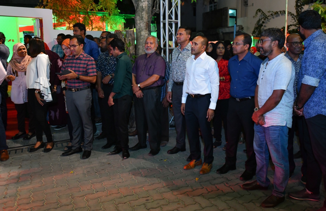 ވިލިމާލެ: ޖެނުއަރީ 24، 2019- އަންނަ އޭޕްރީލް މަހު ބާއްވާ ރައްޔިތުންގެ މަޖިލިހުގެ އިންތިޚާބުގައި ވިލިމާލެ ދާއިރާ އަށް ޖުމްހޫރީ ޕާޓީގެ ޓިކެޓުގައި ވާދަކުރައްވާ ކުރީގެ ނައިބު ރައީސް ޑރ. މުހައްމަދު ޖަމީލް އަހުމަދުގެ ކެމްޕެއިން ރަސްމީކޮށް ފެށުމުގެ ހަފުލާގެ ތެރެއިން.---ފޮޓޯ: އަހުމަދު ނިޝާތު/މިހާރު