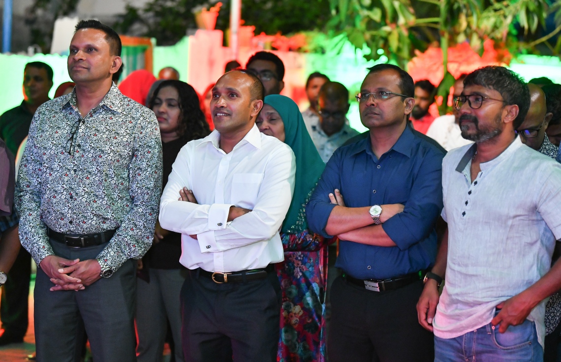 ވިލިމާލެ: ޖެނުއަރީ 24، 2019- އަންނަ އޭޕްރީލް މަހު ބާއްވާ ރައްޔިތުންގެ މަޖިލިހުގެ އިންތިޚާބުގައި ވިލިމާލެ ދާއިރާ އަށް ޖުމްހޫރީ ޕާޓީގެ ޓިކެޓުގައި ވާދަކުރައްވާ ކުރީގެ ނައިބު ރައީސް ޑރ. މުހައްމަދު ޖަމީލް އަހުމަދުގެ ކެމްޕެއިން ރަސްމީކޮށް ފެށުމުގެ ހަފުލާގެ ތެރެއިން.---ފޮޓޯ: އަހުމަދު ނިޝާތު/މިހާރު
