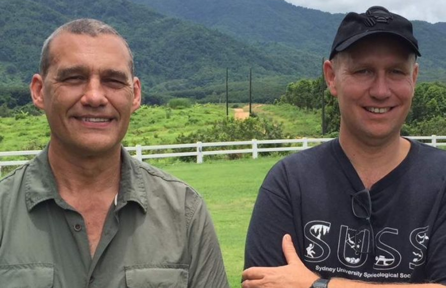 ހޮހަޅައިން ކުދިން ސަލާމަތް ކުރުމުގައި ބައިވެރިވި ދެ ޑައިވަރުން ކަމަށްވާ ހަރިސް (ކ) އާއި ކްރައިގް