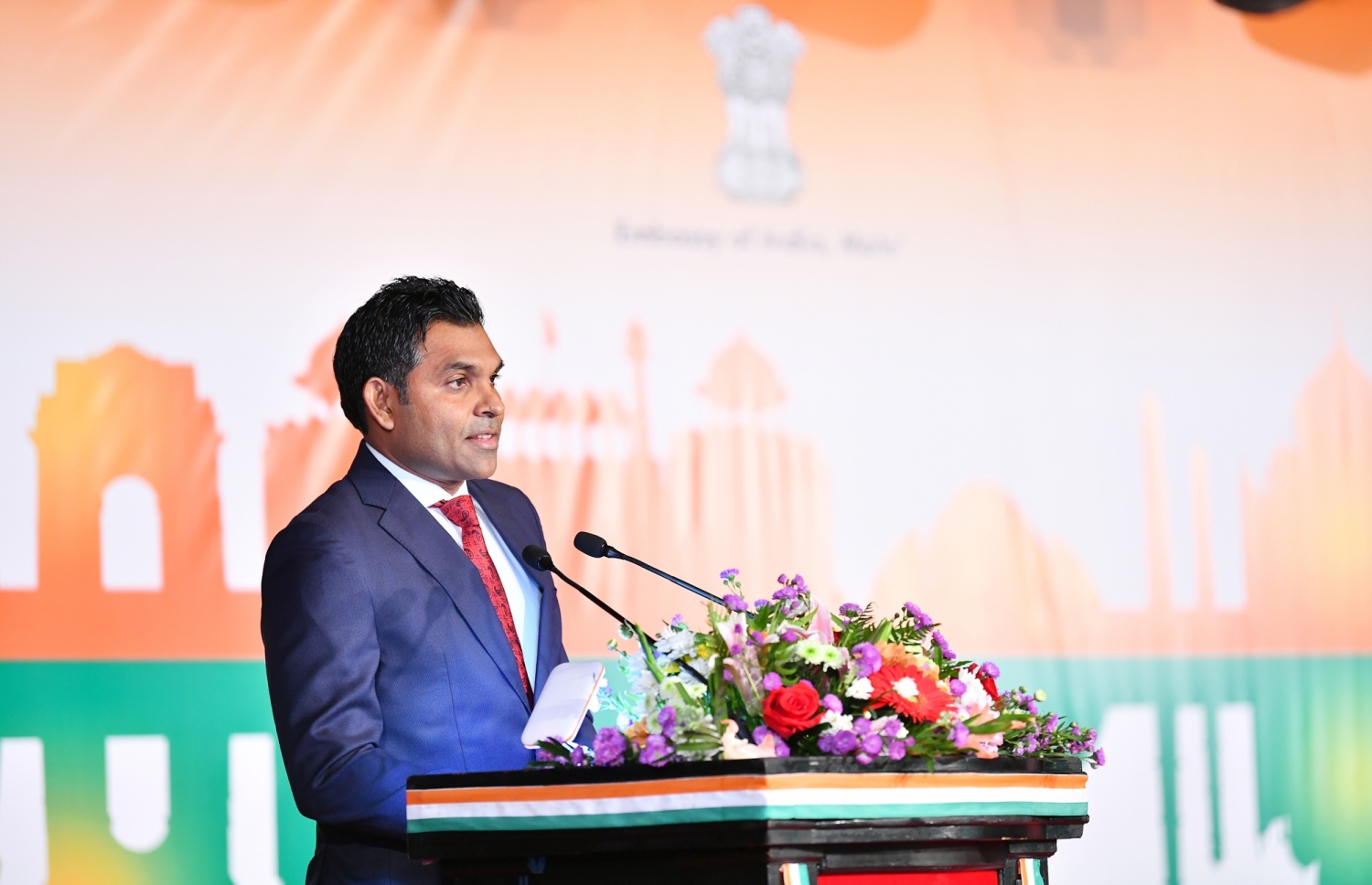 އިންޑިއާގެ ޖުމްހޫރީ ދުވަސް ފާހަގަކުރުމަށް މިރޭ މާލޭގައި ބޭއްވި ޖަލްސާގެ ޝަރަފުވެރި މެހުމާން ނައިބު ރައީސް ފައިސަލް ނަސީމް ވާހަކަފުޅު ދައްކަވަނީ.---ފޮޓޯ: ރައީސް އޮފީސް