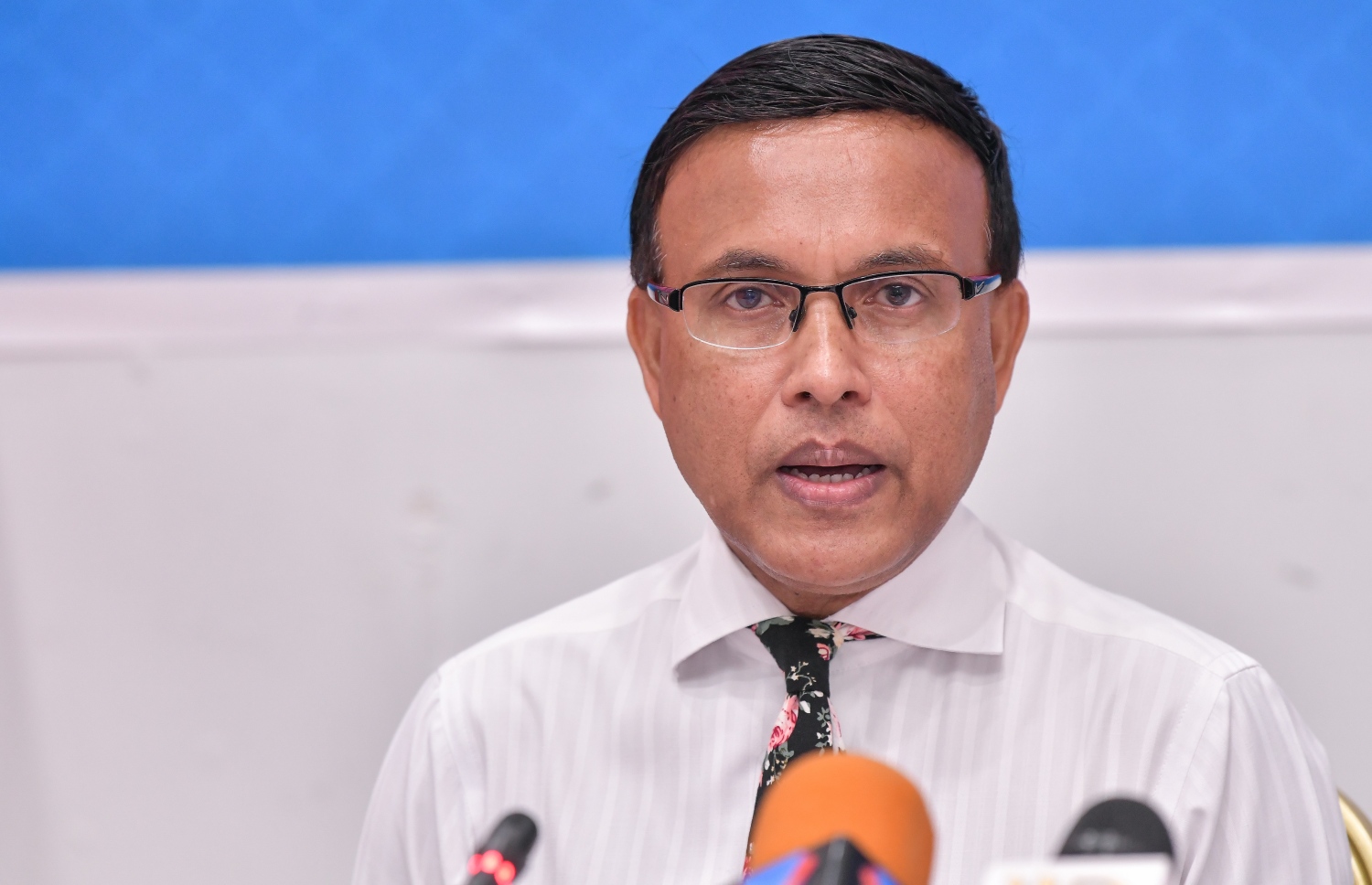 މިއަދުގެ ރަސްމިއްޔާތު ގައި، ޗީފް ޖުޑިޝަލް އެޑްމިނިސްޓްރޭޓަރު ޑރ. ނަޒީރު ވާހަކަ ދައްކަވަނީ.---ފޮޓޯ: ނިޝާން އަލީ/މިހާރު