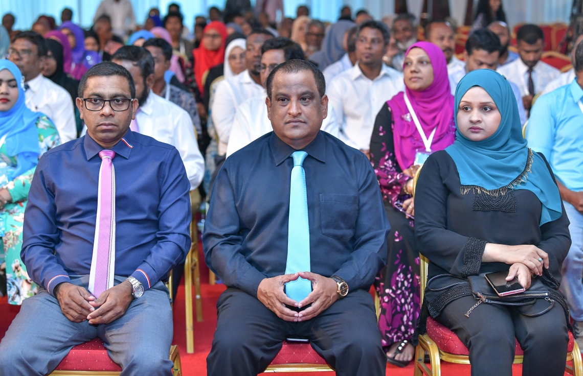 މާލެ: ޖެނުއަރީ 27، 2019- ޕީޕަލްސް ނެޝެނަލް ކޮންގްރެސް (ޕީއެންސީ) އުފެއްދުމަށް ދަރުބާރުގޭގައި ބޭއްވި ޖަލްސާ ގައި ބައިވެރިވެވަޑައިގެންނެވި ބައެއް ބޭފުޅުން: އިލެކްޝަންސް ކޮމިޝަންގެ ދަފްތަރުގައި ރަޖިސްޓަރީ ކުރެވެންދެން، އެ ޕާޓީ ހިންގުމަށް ވަގުތީ ކޮމިޓީއެއް ވެސް މިރޭ ވަނީ ކަނޑައަޅާފައި.---ފޮޓޯ: ނިޝާން އަލީ/މިހާރު