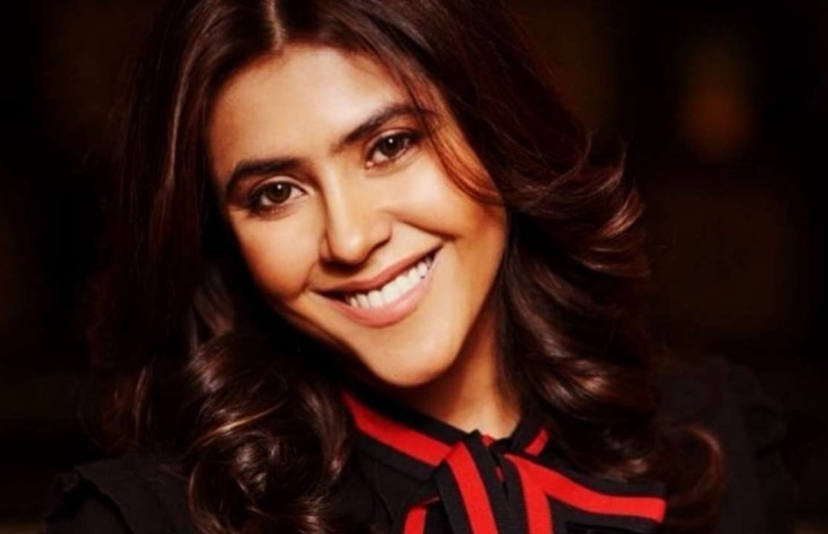 ސަރޮގޭޓްކޮށްގެން އެކްތާ އަށް ވެސް ދަރިއެއް