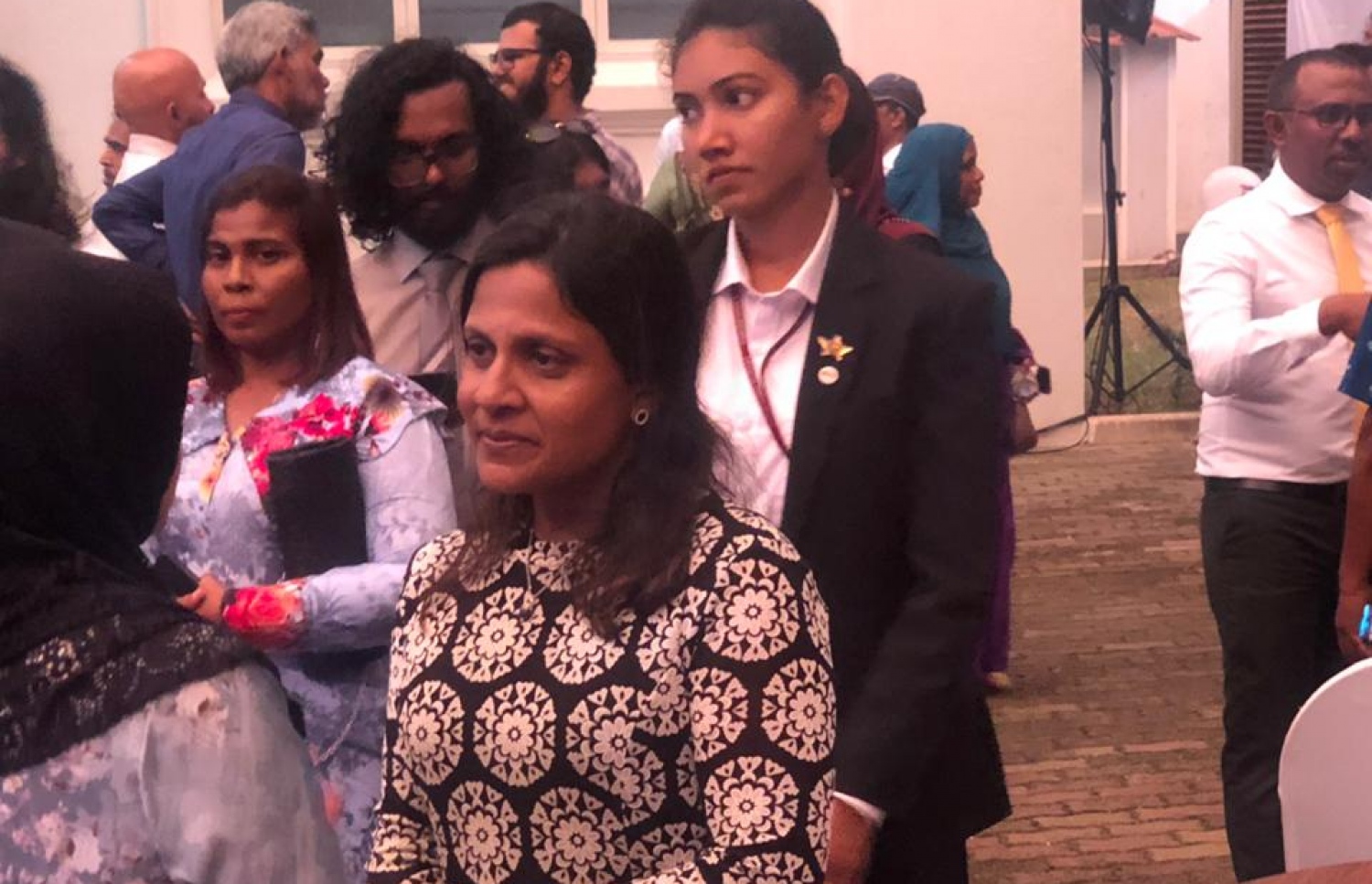 ފަސްޓް ލޭޑީ ފަޒްނާ އަހުމަދު ކޮލަމްބޯގައި މިއަދު ދިވެހިންނާ ބައްދަލު ކުރައްވަނީ. --ފޮޓޯ:މިހާރު