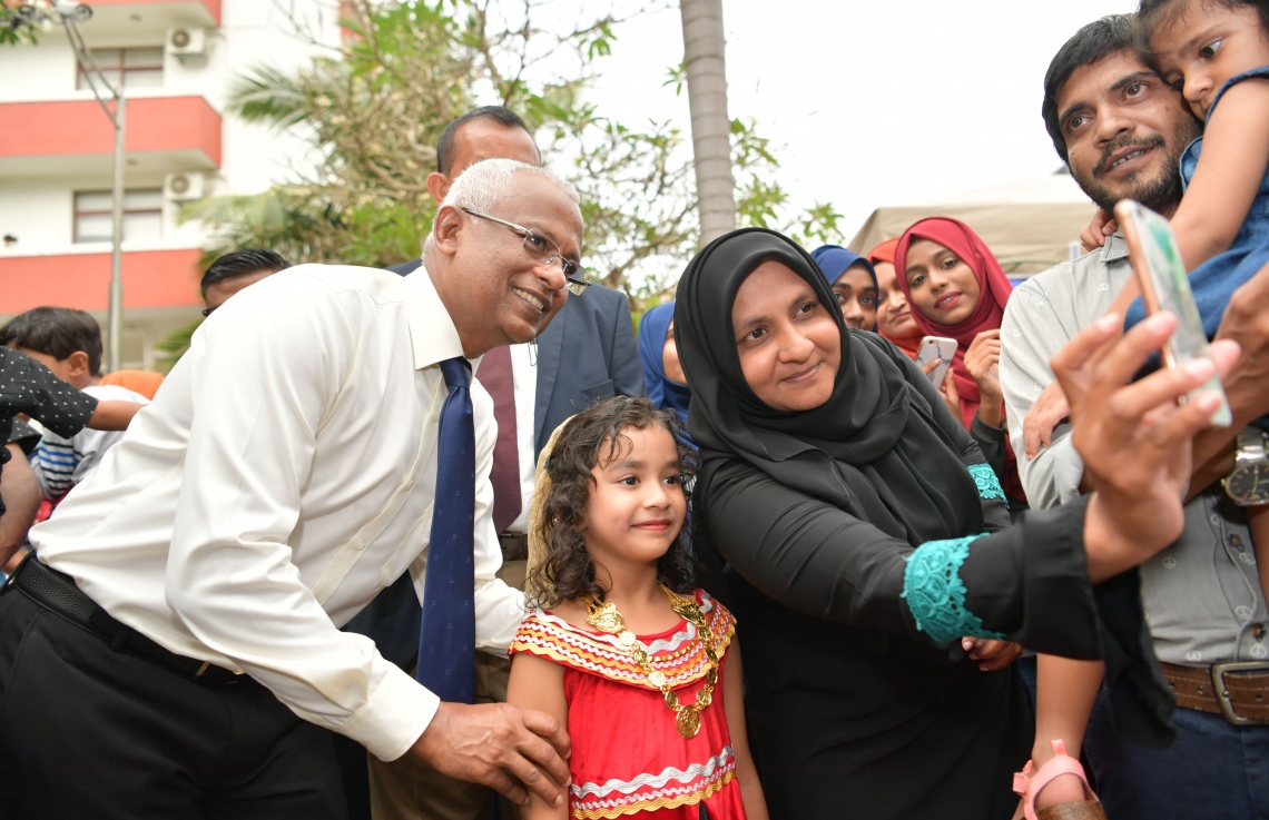 ކޮލަމްބޯ، ފެބްރުއަރީ 3، 2019: ސްރީ ލަންކާގައި އުޅޭ ދިވެހިންނާ ރައީސް އިބްރާހިމް މުހައްމަދު ސޯލިހް މިއަދު ބައްދަލު ކުރައްވަނީ.  --ފޮޓޯ:ރައީސް އޮފީސް