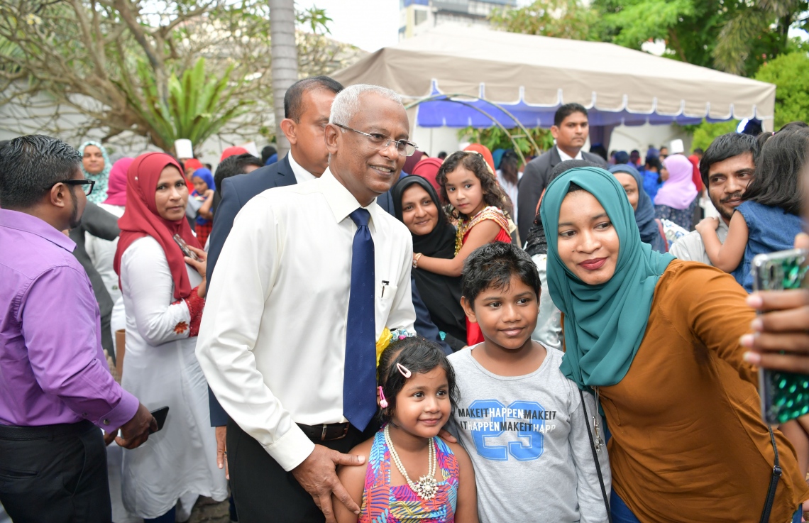 ކޮލަމްބޯ، ފެބްރުއަރީ 3، 2019: ސްރީ ލަންކާގައި އުޅޭ ދިވެހިންނާ ރައީސް އިބްރާހިމް މުހައްމަދު ސޯލިހް މިއަދު ބައްދަލު ކުރައްވަނީ.  --ފޮޓޯ:ރައީސް އޮފީސް