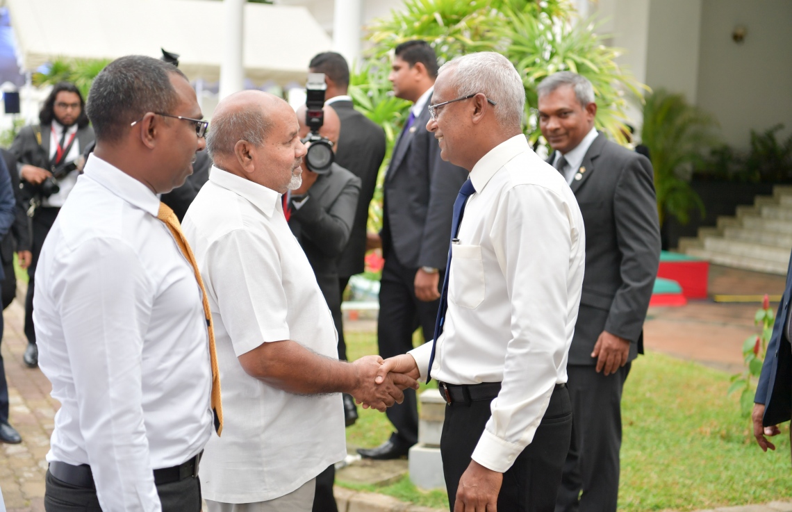 ކޮލަމްބޯ، ފެބްރުއަރީ 3، 2019: ސްރީ ލަންކާގައި ދިރި އުޅޭ ދިވެހިންނާއި ރައީސް އިބްރާހިމް މުހައްމަދު ސޯލިހް މިއަދު ބައްދަލު ކުރައްވަނީ.  --ފޮޓޯ:ރައީސް އޮފީސް