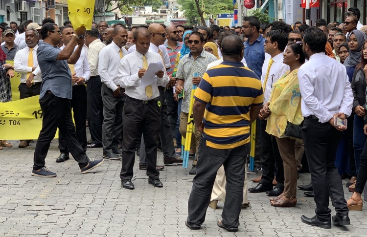 ހަ ދާއިރާ ދޫކޮށްލަން ކެންޑިޑޭޓުން އެއްބަހެއް ނުވި!