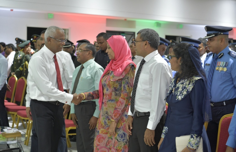 7،000 ފްލެޓް މައްސަލައިގައި މިނިސްޓަރާ މާދަމާ ސުވާލުކުރަނީ