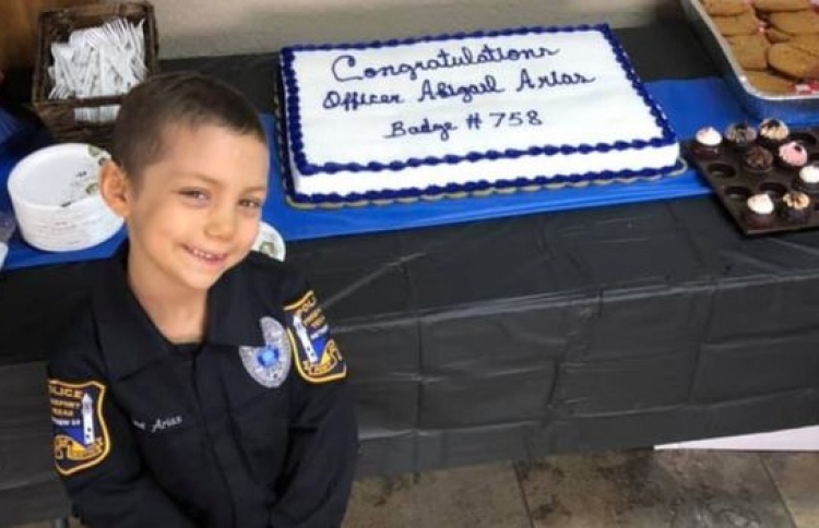 ކެންސަރު ޖެހިފައިވާ ކުއްޖާ ބޭނުންވީ ފުލުހަކަށް ވާން