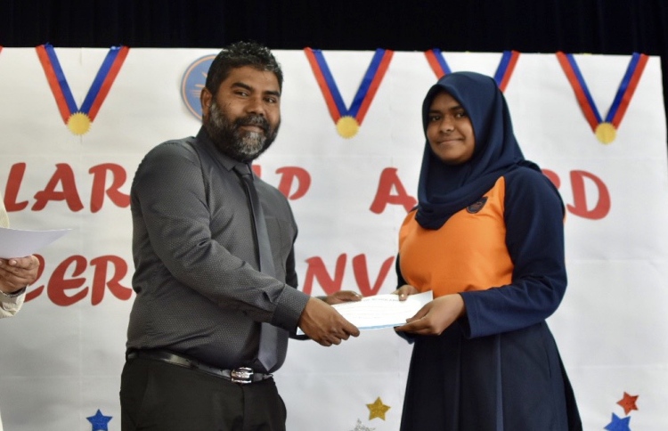 ބްރައިޓްވޭގެ 23 ދަރިވަރަކަށް ސްކޮލާޝިޕް ހަވާލުކޮށްފި