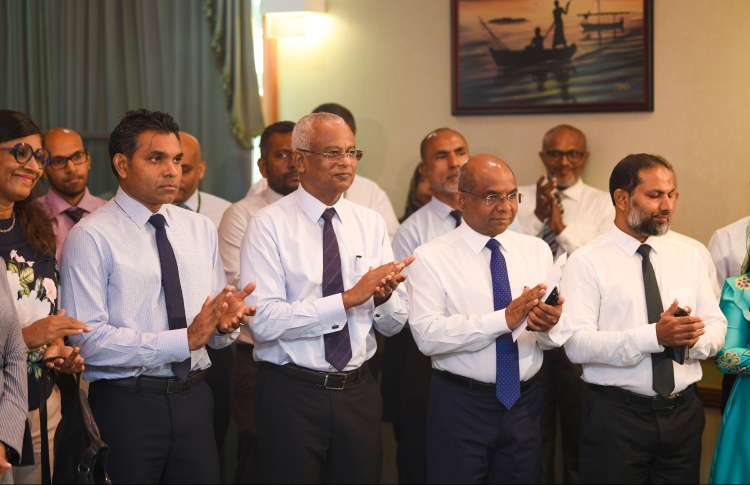 ކޮރަޕްޝަންގެ މައްސަލަތައް ހުށަހަޅަން ޕޯޓަލެއް